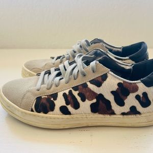 P448 sneakers size 38. Like new!